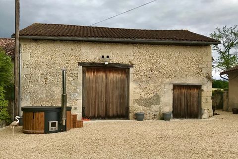 Villa in Bonnes, Charente, Bonnes - € 395.000 | Ref: BVI85217 - foto 3
