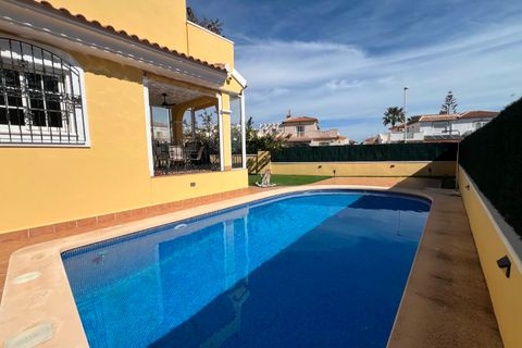 Villa i Altea, Alicante, Altea - € 430.000 | Ref: CLDMLS-17615 - foto 6