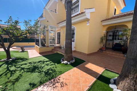 Villa i Altea, Alicante, Altea - € 430.000 | Ref: CLDMLS-17615 - foto 7