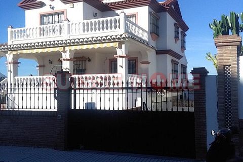 Villa a Torre Del Mar, Malaga, Torre Del Mar - € 899.000 | Ref: SC16-30522 - foto 3