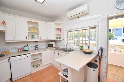 Villa i Punta Prima, Alicante, Punta Prima - € 529.999 | Ref: HE29126 - foto 12