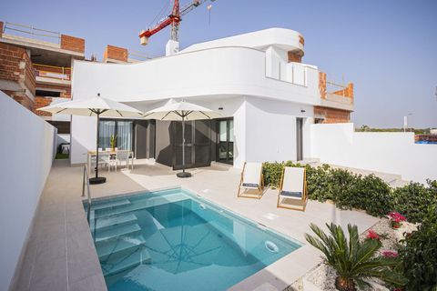 Rækkehus i Torrevieja, Alicante, Torrevieja - € 539.000 | Ref: NEW-27814493-01 - foto 1