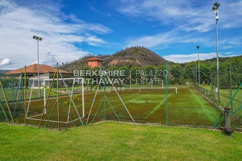 Villa en Angera, Varese, Angera - € 2.450.000 | Ref: ILO1828 - photo 16