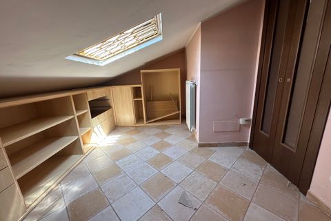 Villa i Guidonia Montecelio, Rome, Guidonia Montecelio - € 175.000 | Ref: san2 - foto 34