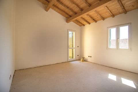 Villa in Prato, Prato, Prato - € 289.000 | Ref: DC289 - IOLO - foto 8