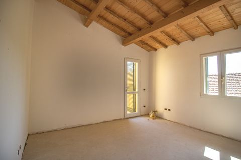 Villa in Prato, Prato, Prato - € 289.000 | Ref: DC289 - IOLO - foto 12