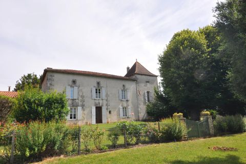 Villa i Aubeterre-sur-Dronne, Charente, Aubeterre-sur-Dronne - € 299.600 | Ref: BVI84745 - foto 2