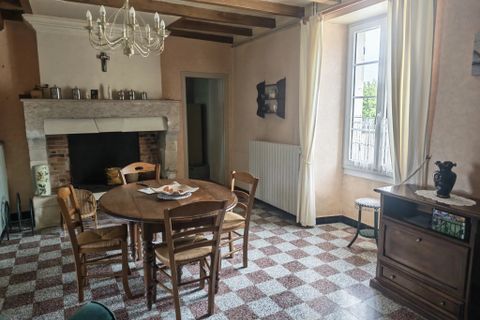 Villa i Aubeterre-sur-Dronne, Charente, Aubeterre-sur-Dronne - € 299.600 | Ref: BVI84745 - foto 3