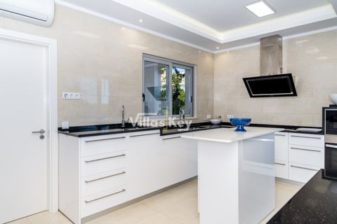 Villa en Lagos, Faro, Lagos - € 1.785.000 | Ref: V968 - photo 10