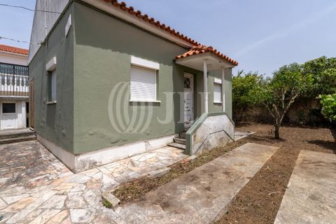 Villa i Carcavelos, Lisbon, Carcavelos - € 260.000 | Ref: 97551 - foto 1