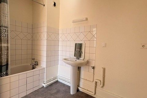 Apartament a Allassac, Correze, Allassac - € 401/mes | Ref: BRIV0032500056 - foto 3