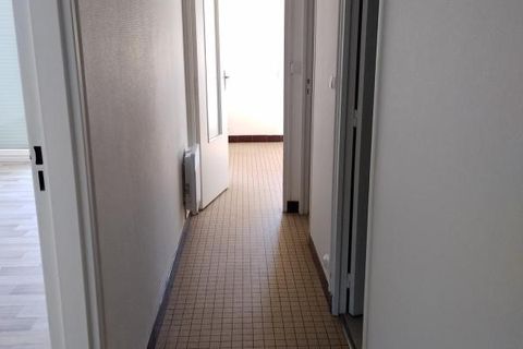 Apartment in Uzerche, Correze, Uzerche - € 436/month | Ref: 260618-100435 - photo 3