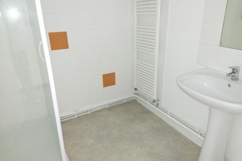Apartment in Uzerche, Correze, Uzerche - € 436/month | Ref: 260618-100435 - photo 8
