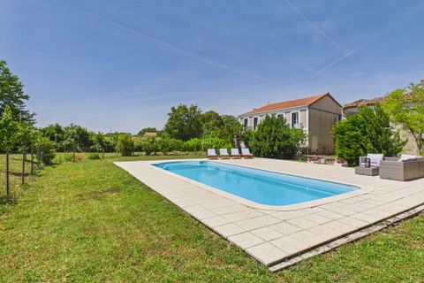 Villa a Barbezières, Charente, Barbezières - € 333.900 | Ref: BVI85490 - foto 2