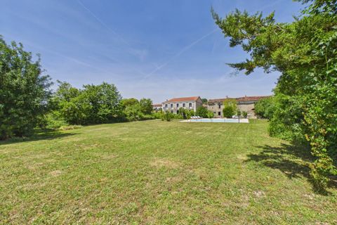Villa a Barbezières, Charente, Barbezières - € 333.900 | Ref: BVI85490 - foto 13
