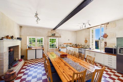 Villa i Aubeterre-sur-Dronne, Charente, Aubeterre-sur-Dronne - € 495.000 | Ref: BVI85330 - foto 3
