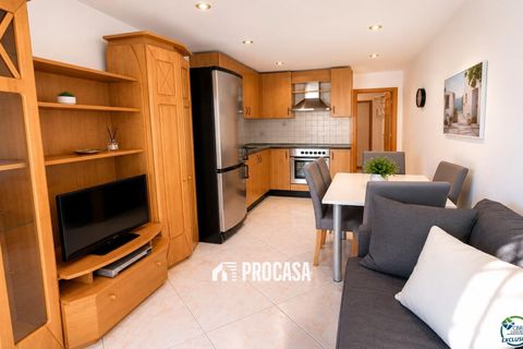 Apartment in Roses, Gerona - photo 2