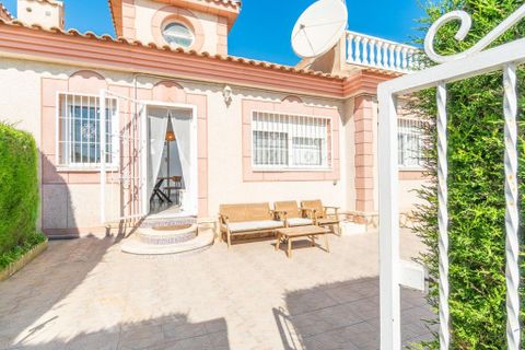 Rækkehus i Playa Flamenca, Alicante, Playa Flamenca - € 209.000 | Ref: THK3-4509-5196 - foto 2