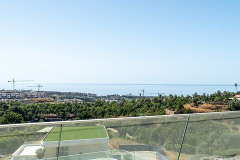 Lejlighed i Estepona, Malaga, Estepona - € 995.000 | Ref: CRK210 - foto 1