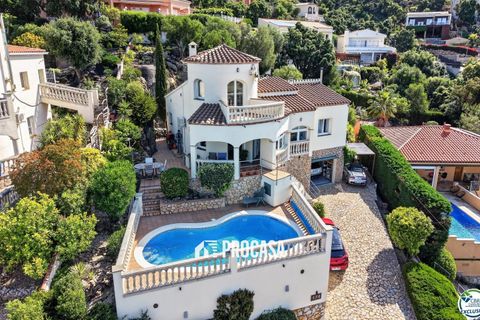 Villa in Palau-Saverdera, Gerona - photo 1