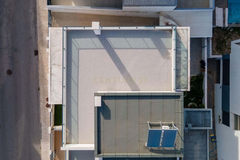 Villa em Odivelas, Lisbon, Odivelas - € 975.000 | Ref: C0383-01458 - foto 30