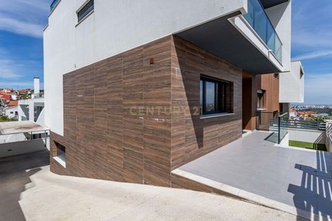 Villa em Odivelas, Lisbon, Odivelas - € 975.000 | Ref: C0383-01458 - foto 44