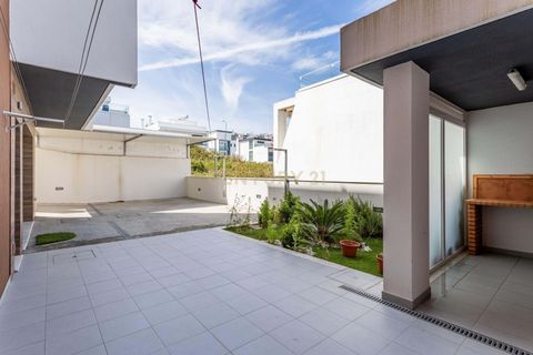 Villa em Odivelas, Lisbon, Odivelas - € 975.000 | Ref: C0383-01458 - foto 45