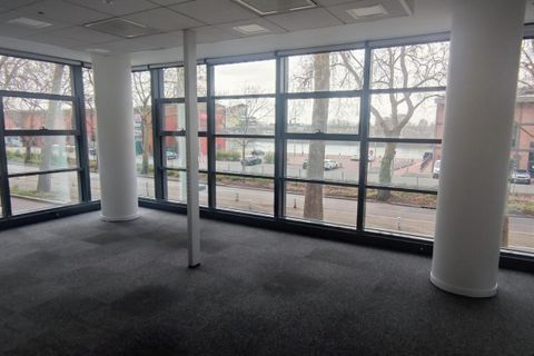 L'establiment comercial a Rouen, Seine-Maritime, Rouen - € 52.500/mes | Ref: Bureaux_Rouen_232.27_m2 - foto 2
