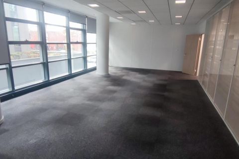 L'establiment comercial a Rouen, Seine-Maritime, Rouen - € 52.500/mes | Ref: Bureaux_Rouen_232.27_m2 - foto 4