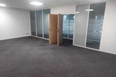 L'establiment comercial a Rouen, Seine-Maritime, Rouen - € 52.500/mes | Ref: Bureaux_Rouen_232.27_m2 - foto 5