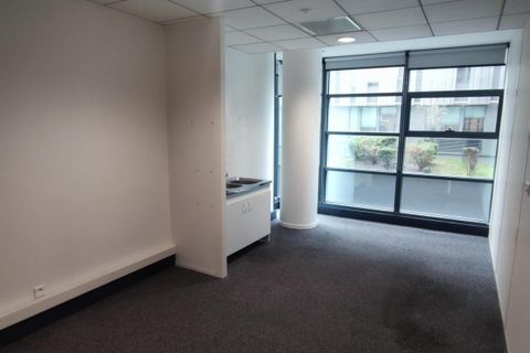 L'establiment comercial a Rouen, Seine-Maritime, Rouen - € 52.500/mes | Ref: Bureaux_Rouen_232.27_m2 - foto 6