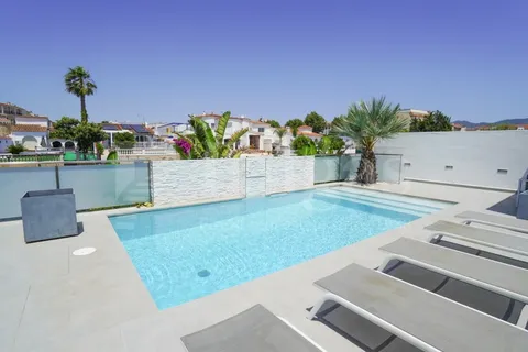 Villa i Empuriabrava, Gerona, Empuriabrava - € 1.450.000 | Ref: 511 - foto 2