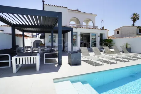 Villa i Empuriabrava, Gerona, Empuriabrava - € 1.450.000 | Ref: 511 - foto 4