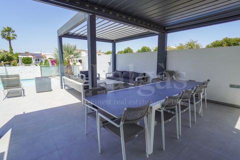 Villa i Empuriabrava, Gerona, Empuriabrava - € 1.450.000 | Ref: 511 - foto 9