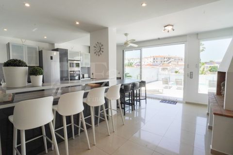 Villa i Empuriabrava, Gerona, Empuriabrava - € 1.450.000 | Ref: 511 - foto 11