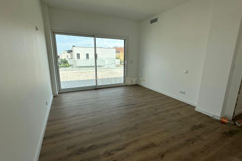 Villa i Queluz, Lisbon, Queluz - € 970.000 | Ref: C0221-03909 - foto 13