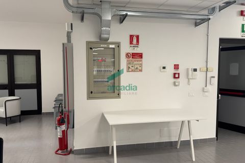 L'establiment comercial a Bari, Bari, Bari - € 280.000 | Ref: 12055/2026 - foto 14
