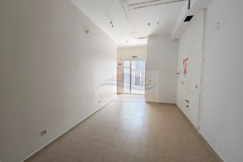 Erhvervsejendom i Amadora, Lisbon, Amadora - € 190.000 | Ref: AP9802 - foto 4