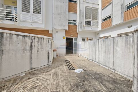 Erhvervsejendom i Amadora, Lisbon, Amadora - € 190.000 | Ref: AP9802 - foto 8