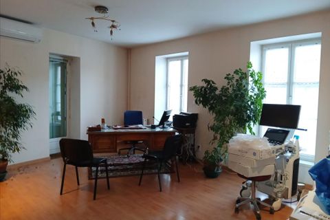 L'establiment comercial a Riom, Puy-de-Dome, Riom - € 7.680/mes | Ref: DUBUREAU2 - foto 3