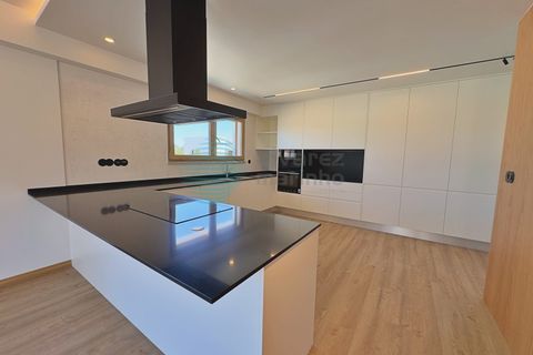 Villa i Matacaes, Lisbon, Matacaes - € 765.000 | Ref: 3392-V4NUM - foto 5