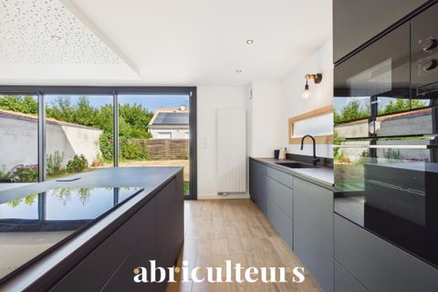 Villa i Reze, Loire-Atlantique, Reze - € 590.000 | Ref: FLVM270622044400 - foto 3