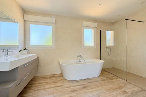 Villa a Chaponost, Rhone, Chaponost - € 720.000 | Ref: getkey_u_537281024 - foto 8