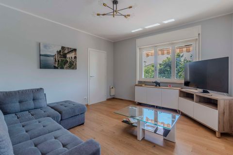 Villa in Angera, Varese, Angera - € 390.000 | Ref: W-0498JH-1373177 - foto 3