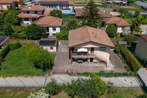 Villa in Angera, Varese, Angera - € 390.000 | Ref: W-0498JH-1373177 - foto 4
