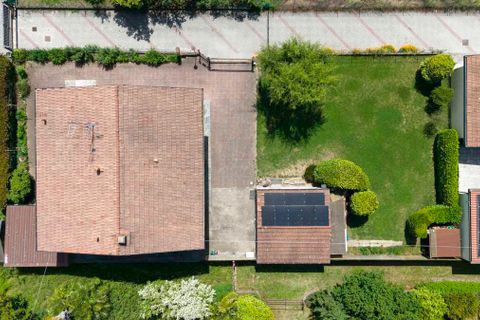 Villa in Angera, Varese, Angera - € 390.000 | Ref: W-0498JH-1373177 - foto 22