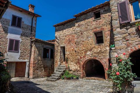 Villa en Bucine, Arezzo, Bucine - € 95.000 | Ref: R07233CURH-1373310 - photo 2