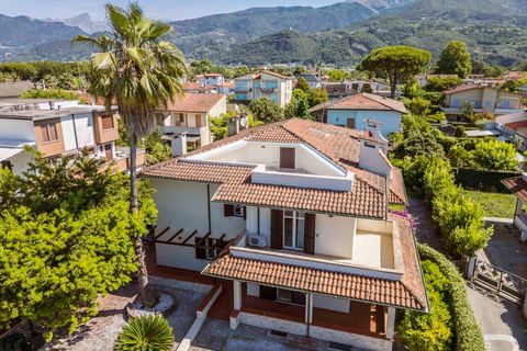 Villa a Montignoso, Massa and Carrara, Montignoso - € 780.000 | Ref: R07247CAVI-1373539 - foto 2