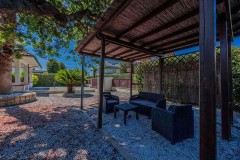 Villa a Montignoso, Massa and Carrara, Montignoso - € 780.000 | Ref: R07247CAVI-1373539 - foto 8