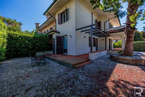 Villa a Montignoso, Massa and Carrara, Montignoso - € 780.000 | Ref: R07247CAVI-1373539 - foto 10
